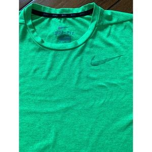 Nike Shirts - Nike Men’s Dri-Fit Green T Shirt Medium Nike Shirts - Nike Men’s Dri-Fit Green T Shirt Medium